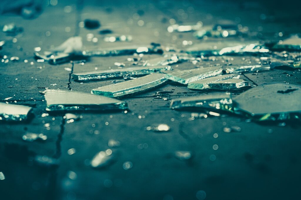 glass, broken, destruction-5105871.jpg